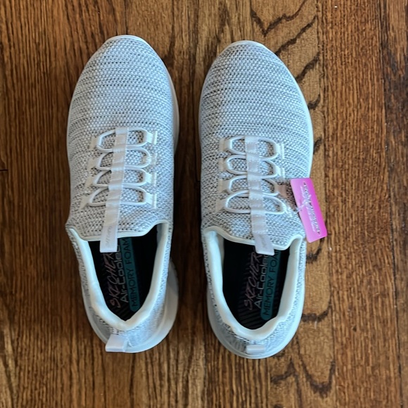 NEW Sketchers Air-Cooled Memory Foam Slip On Sneaker Gray/White - Picture 4 of 8